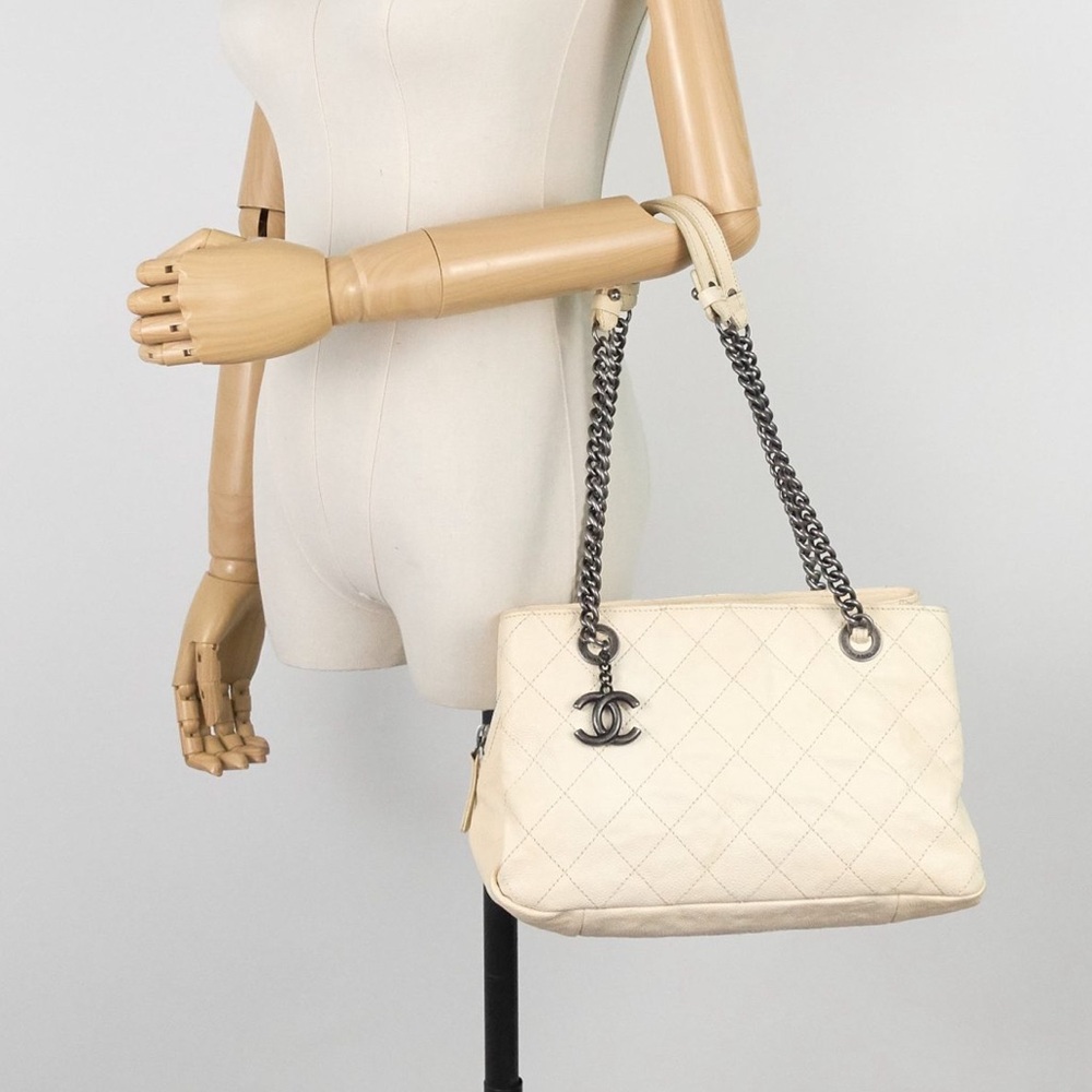 CHANEL Chic Small Matelassé Caviar White Quilted Leather Tote Bag Shoulder Bag
